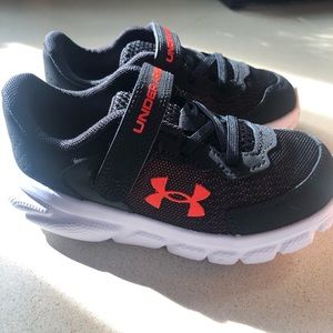 Under Armour Toddler Boys shoes (brand new!)